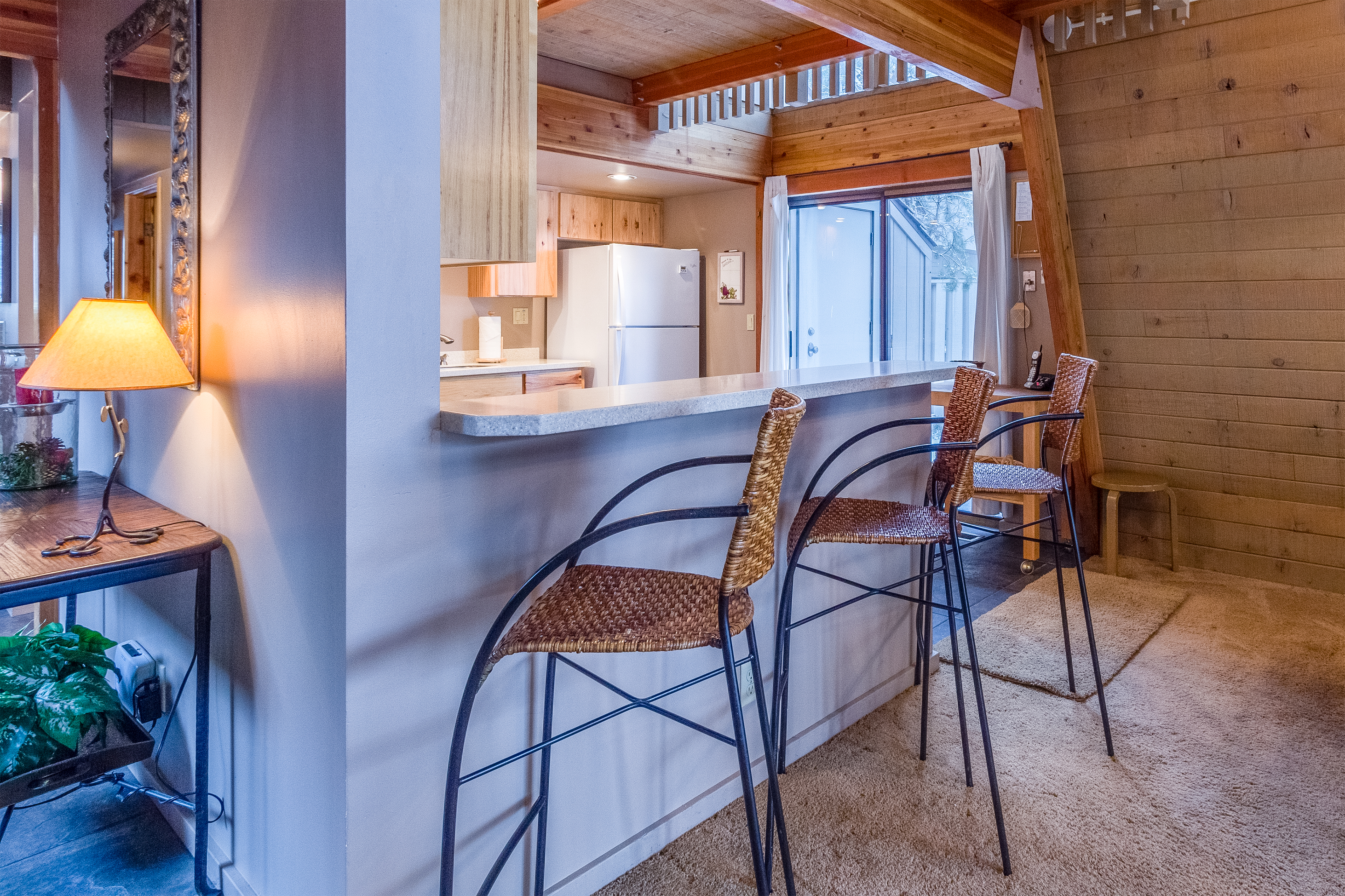 Kitchen w/Bar