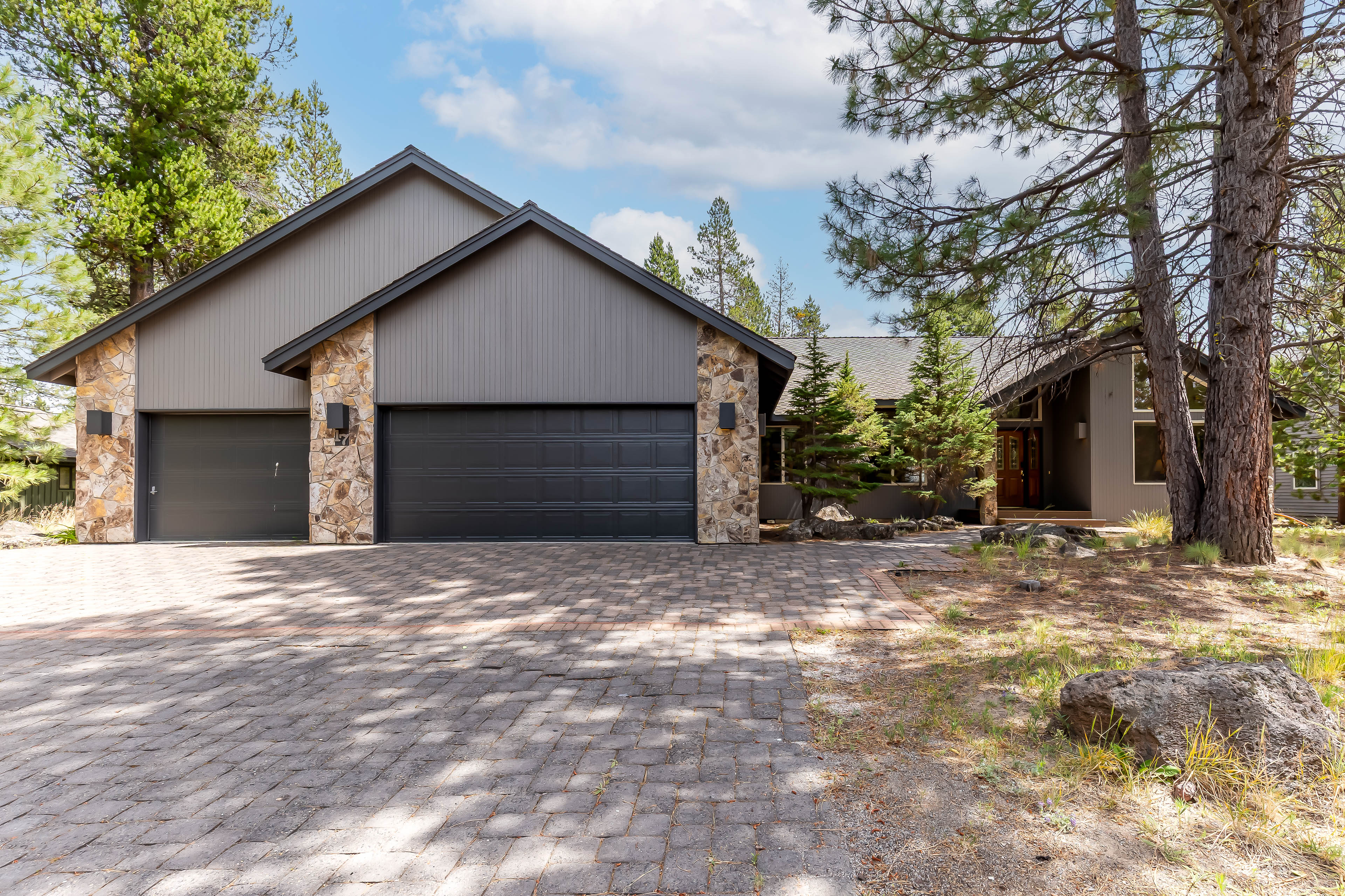 Nine Iron 17 property