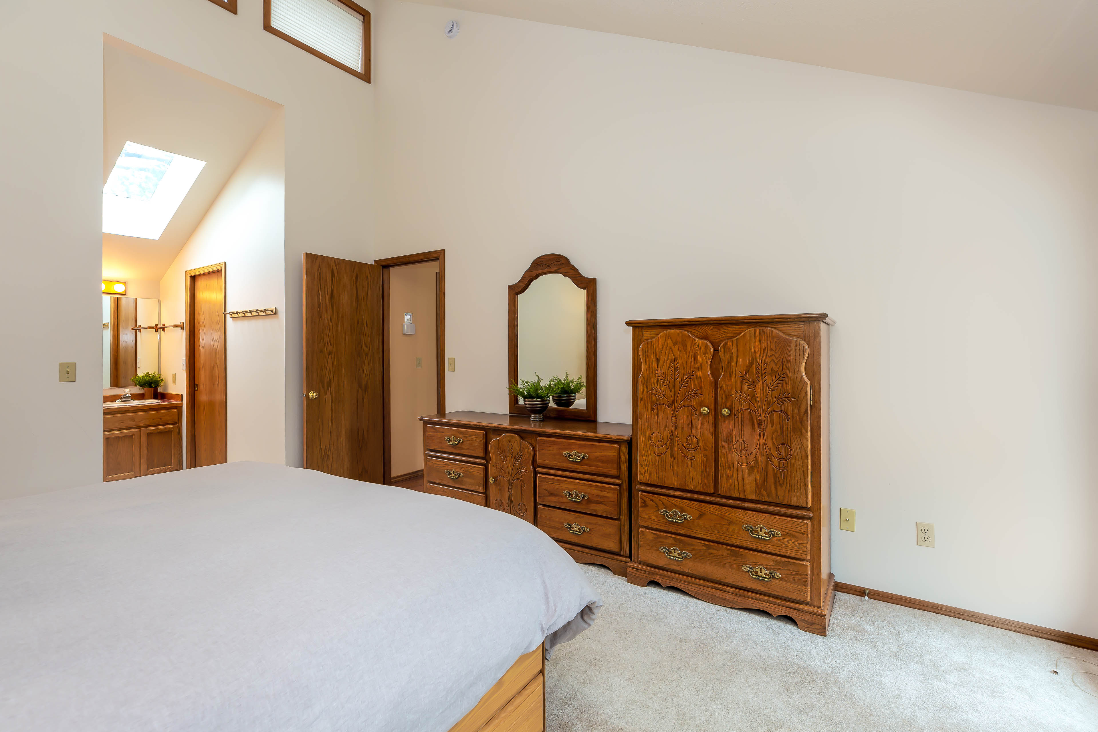 Primary King Bedroom - Main Level