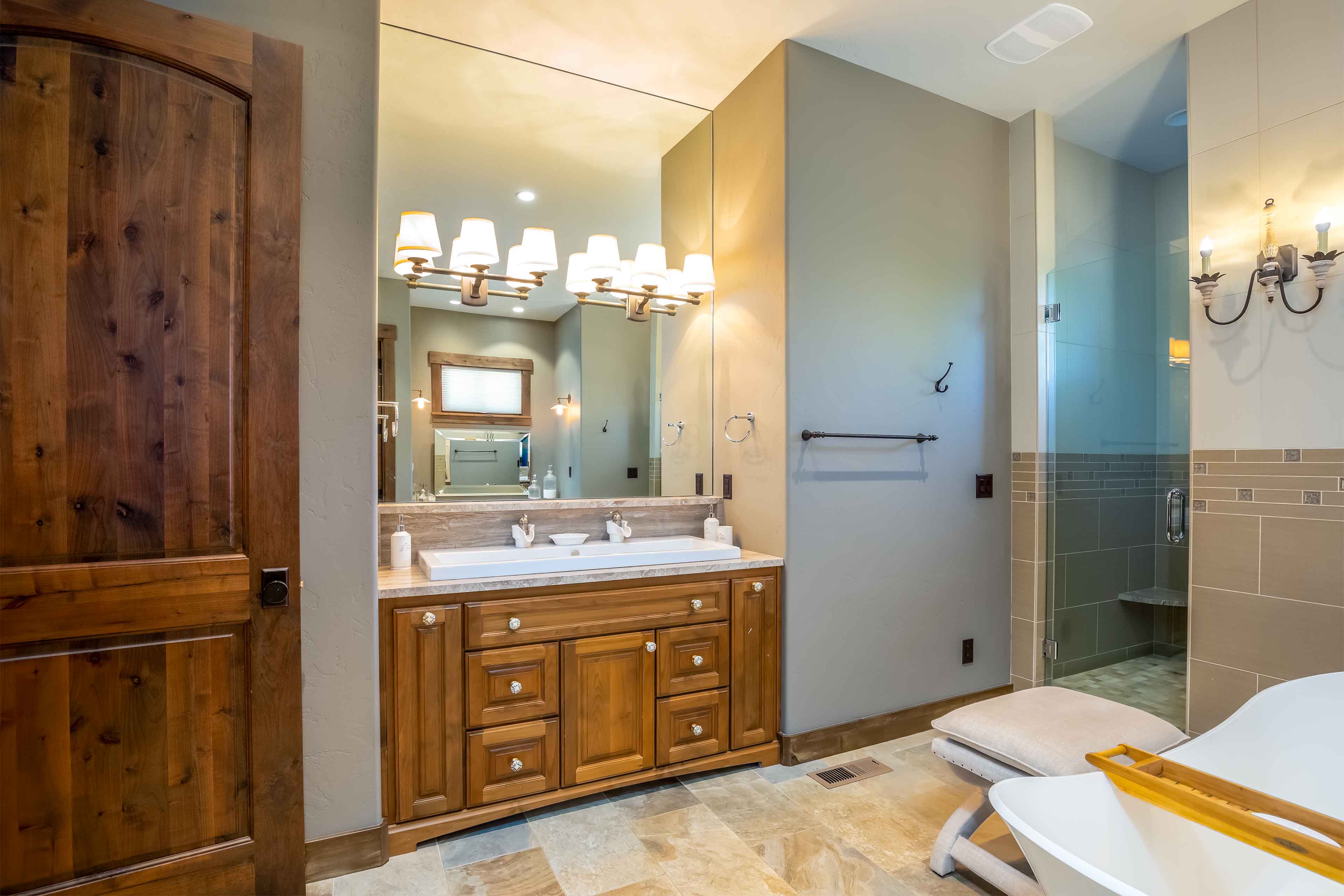 Main Level Ensuite Bath