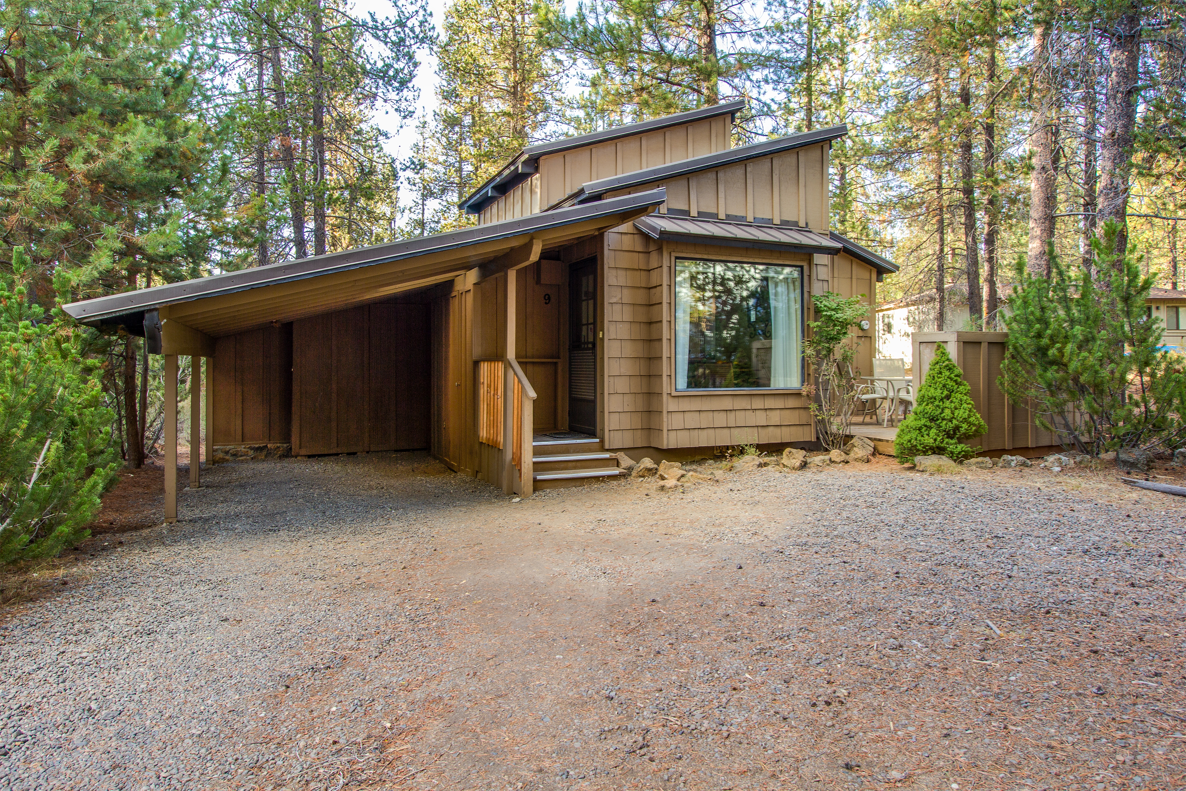 9 Deer Lane
