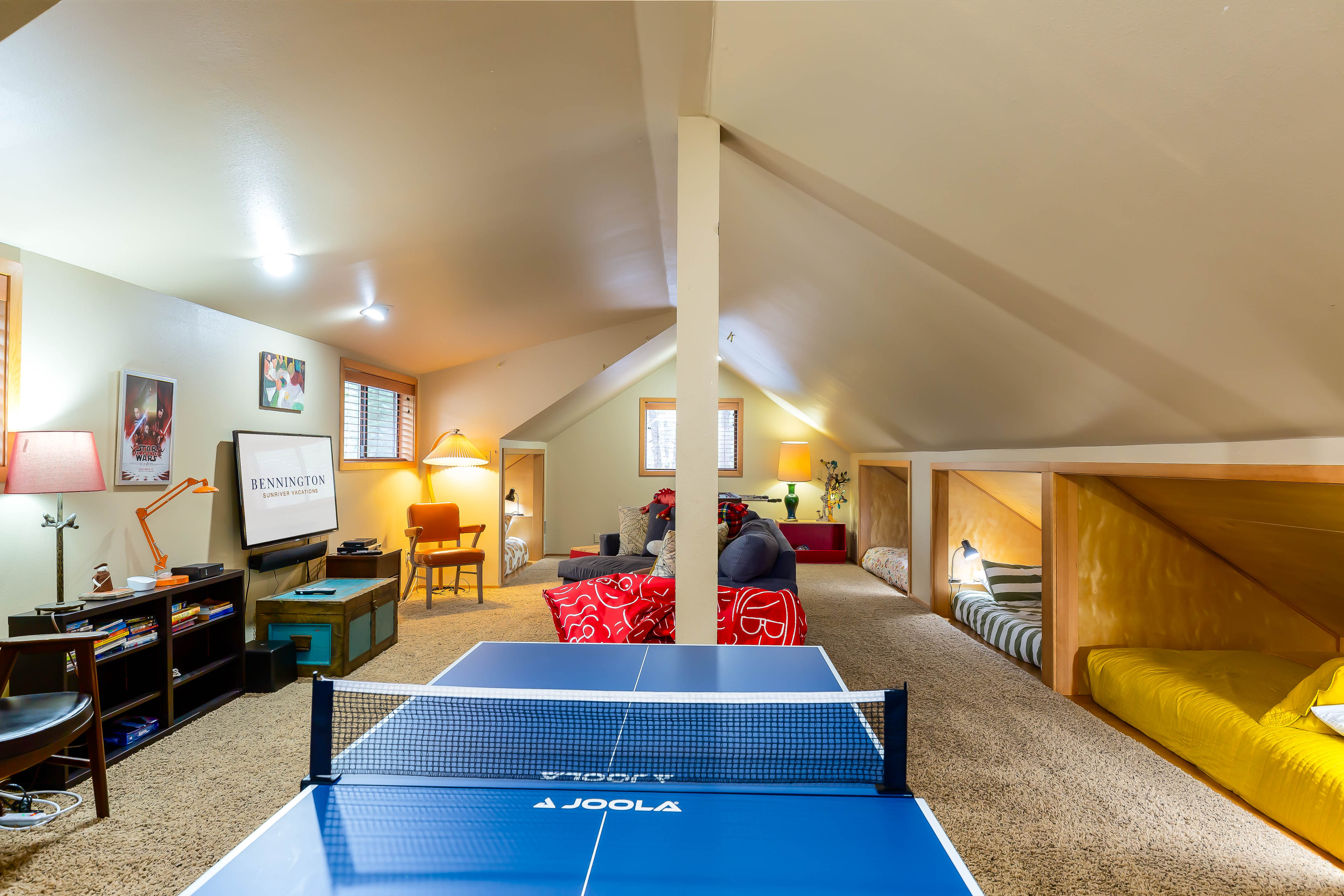 Twin/Bonus Room - Upstairs