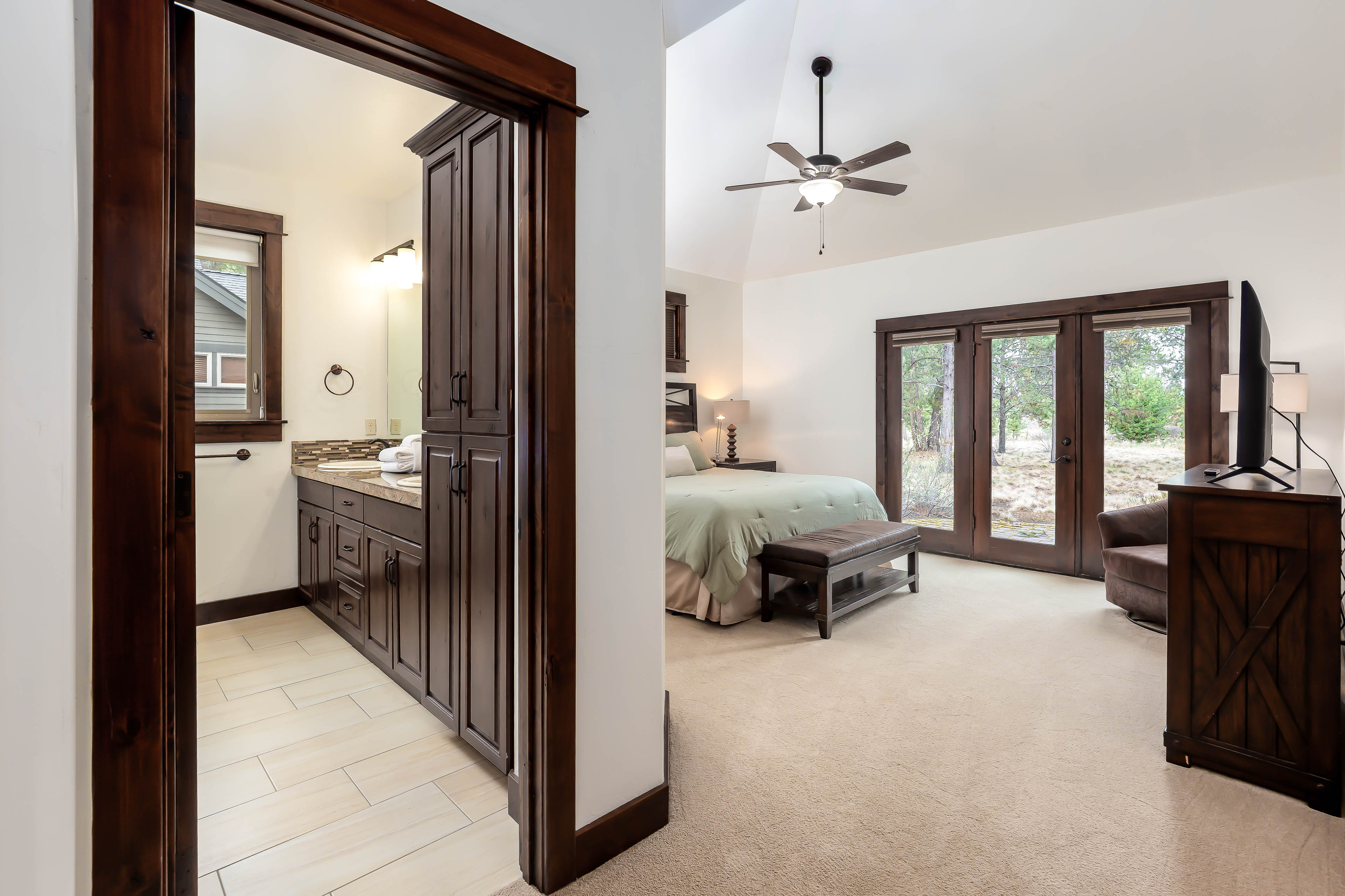 Ensuite King Bedroom - Main Level