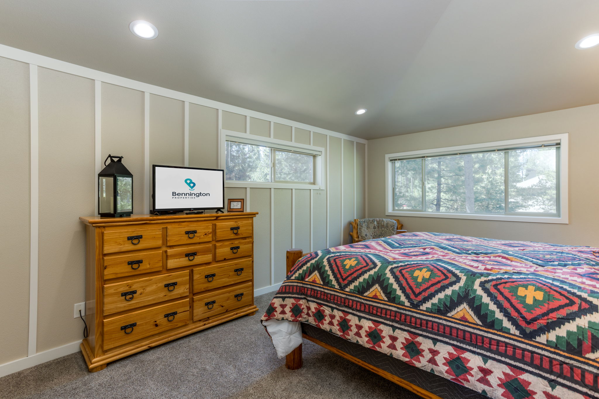 Ensuite Bedroom w/ TV-Main Level