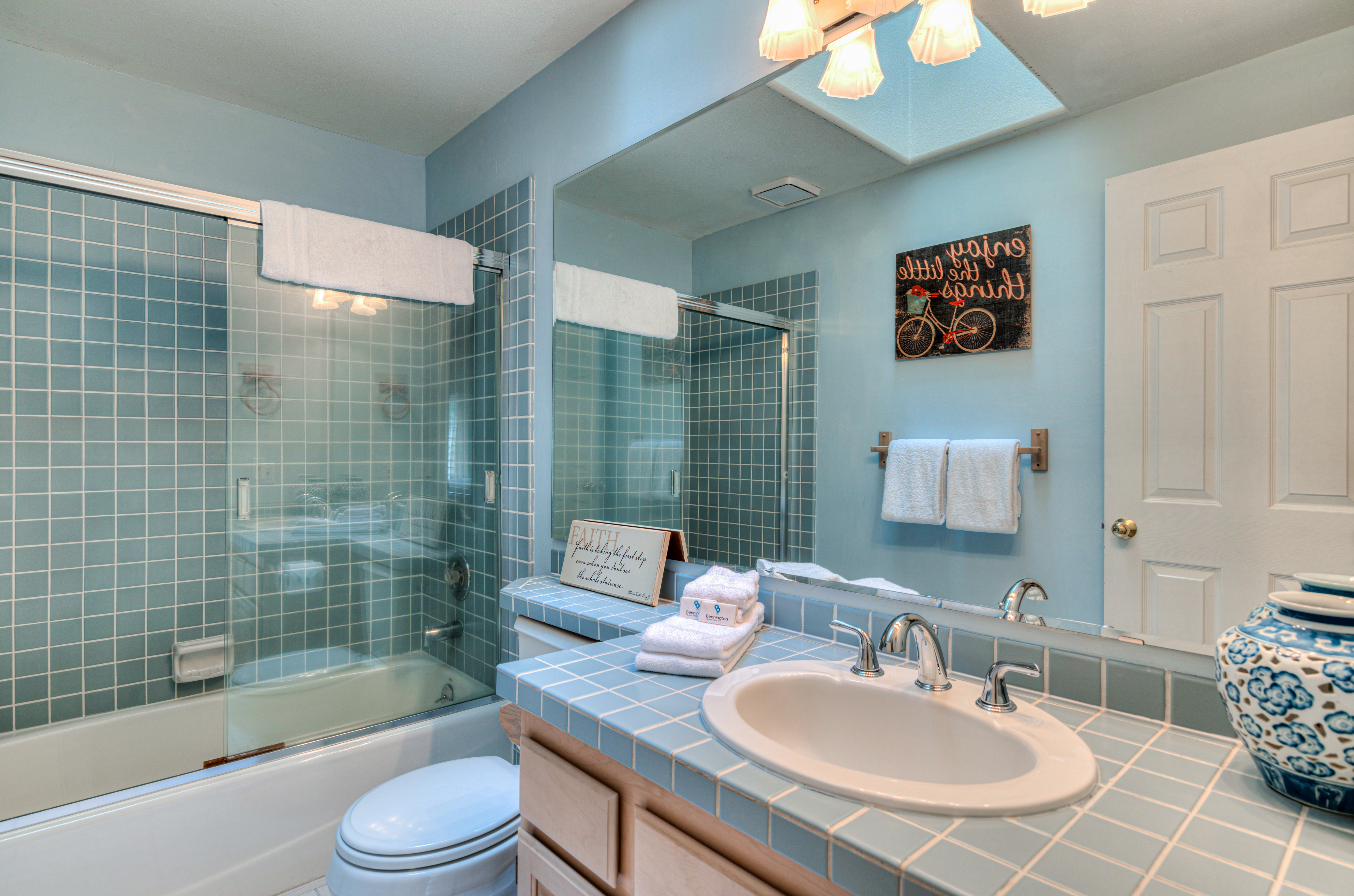 Full Hall Bathroom
