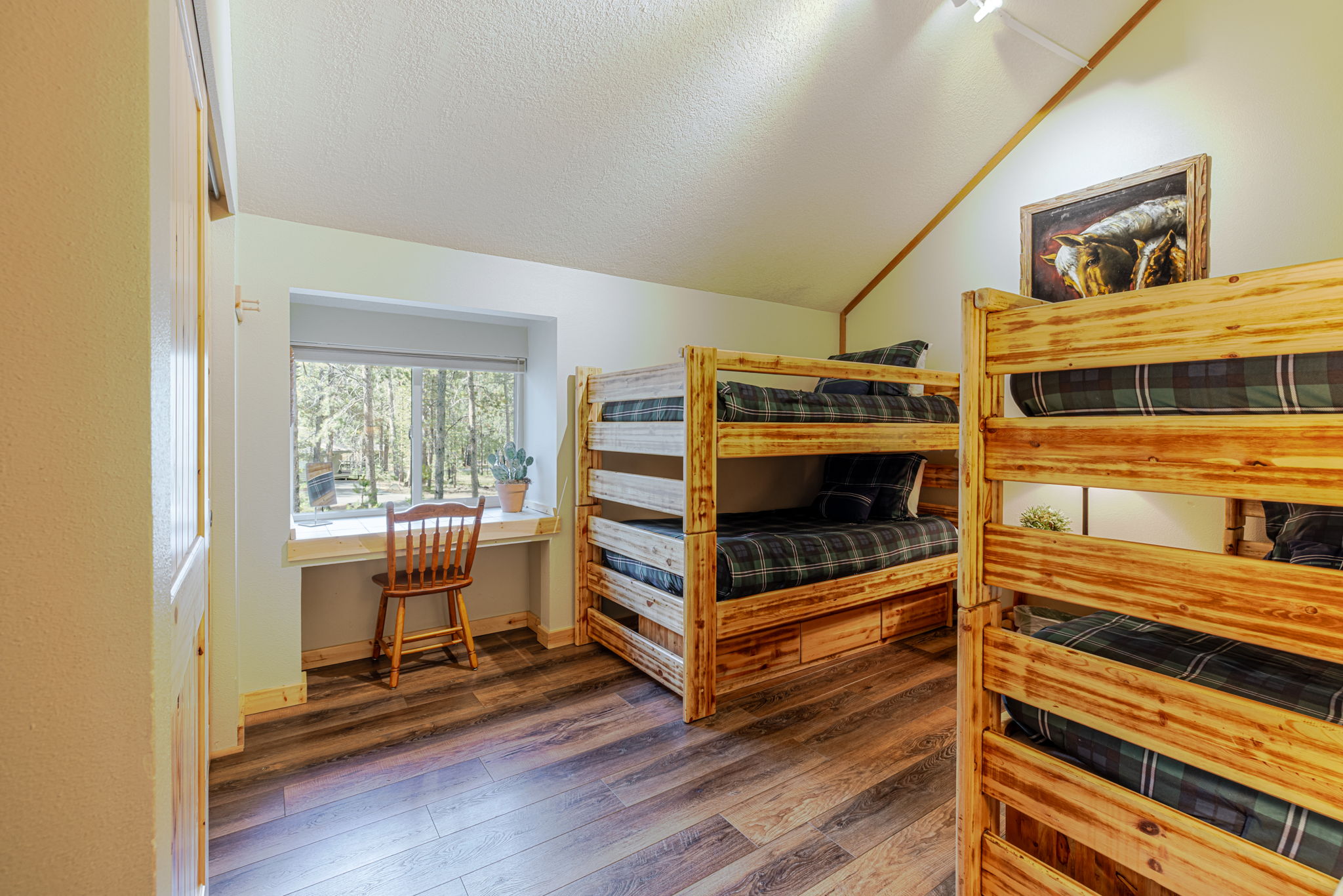 Bunk Bedroom - Upstairs