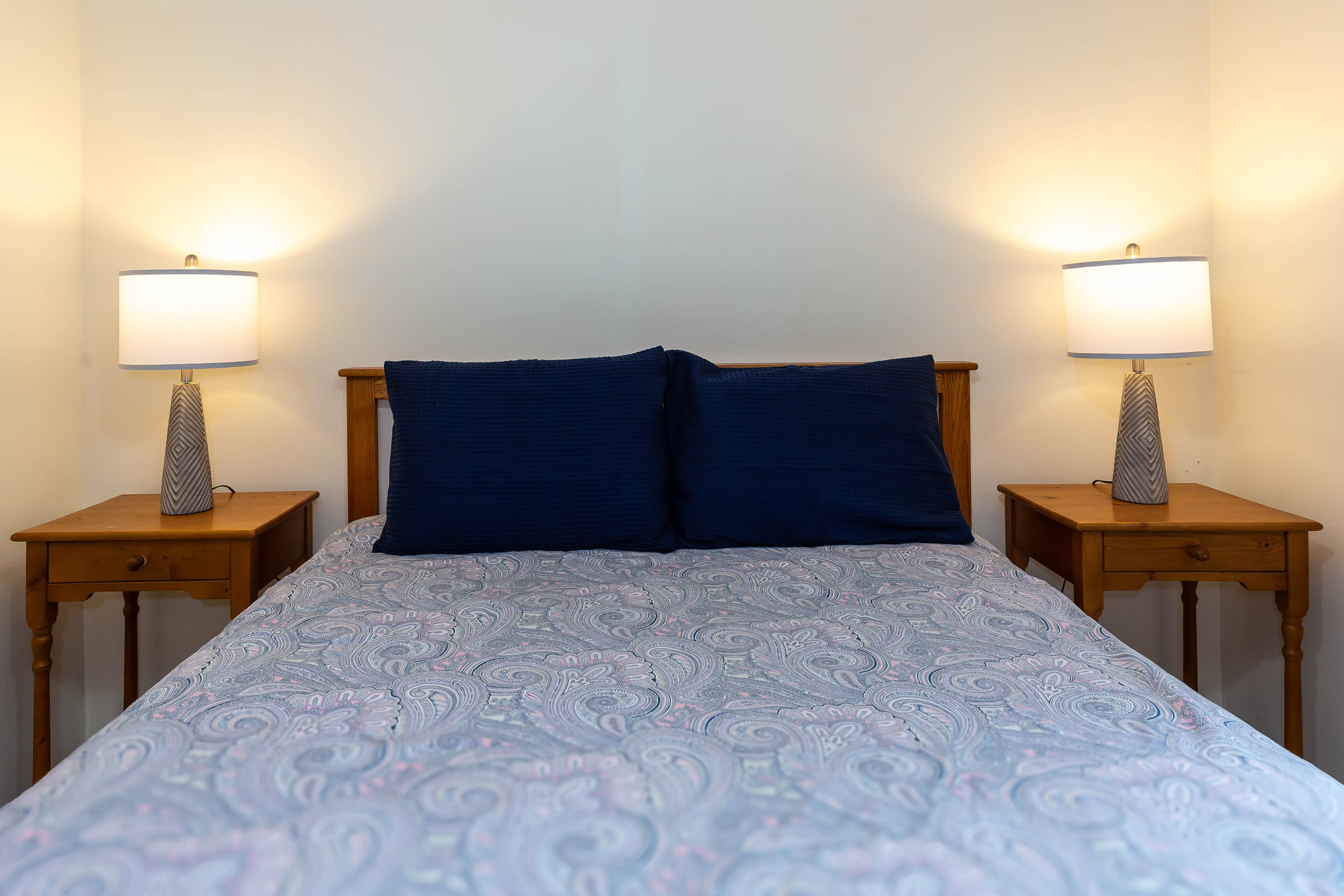 Queen Bedroom - Downstairs
