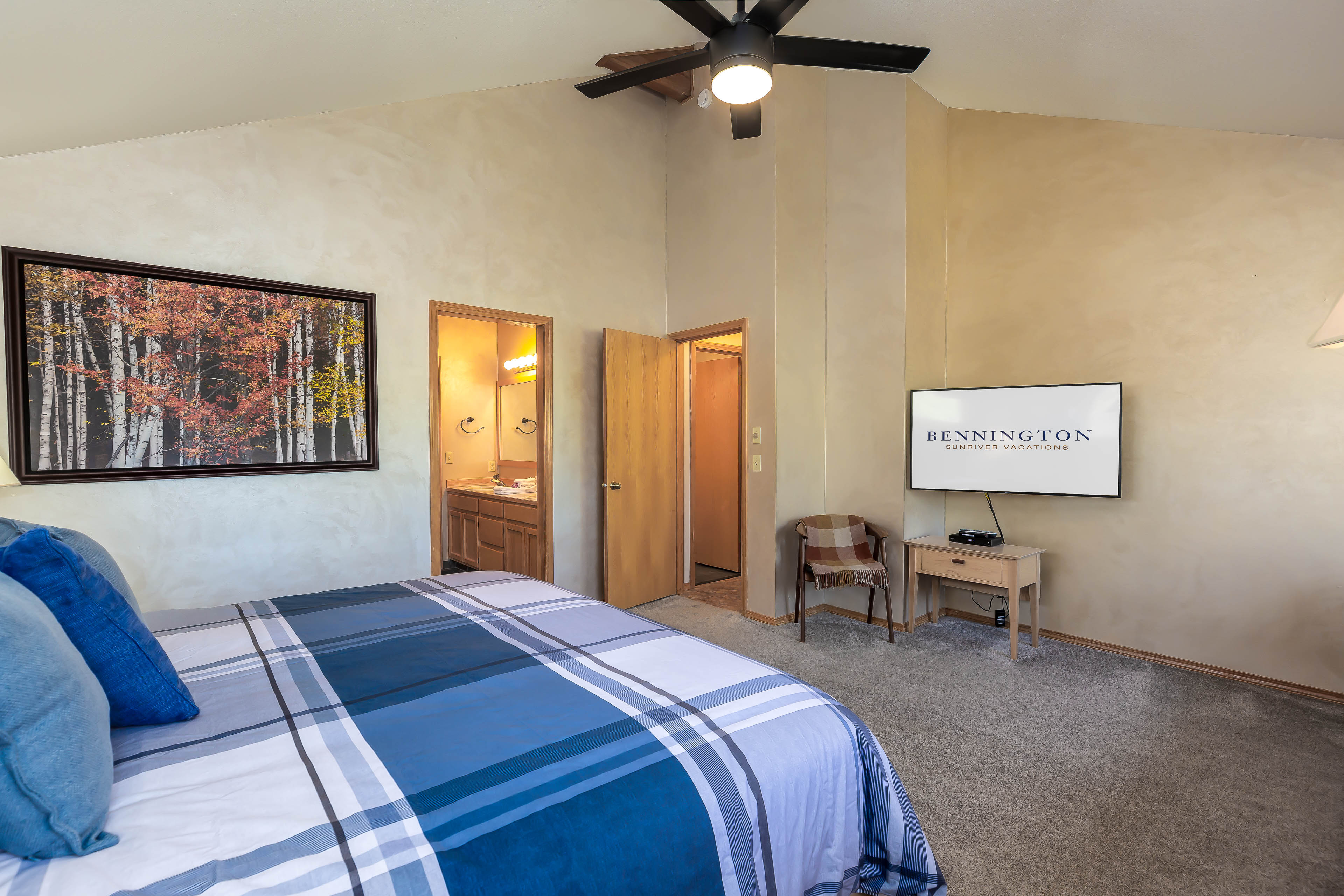 Ensuite King Bedroom - Main Level